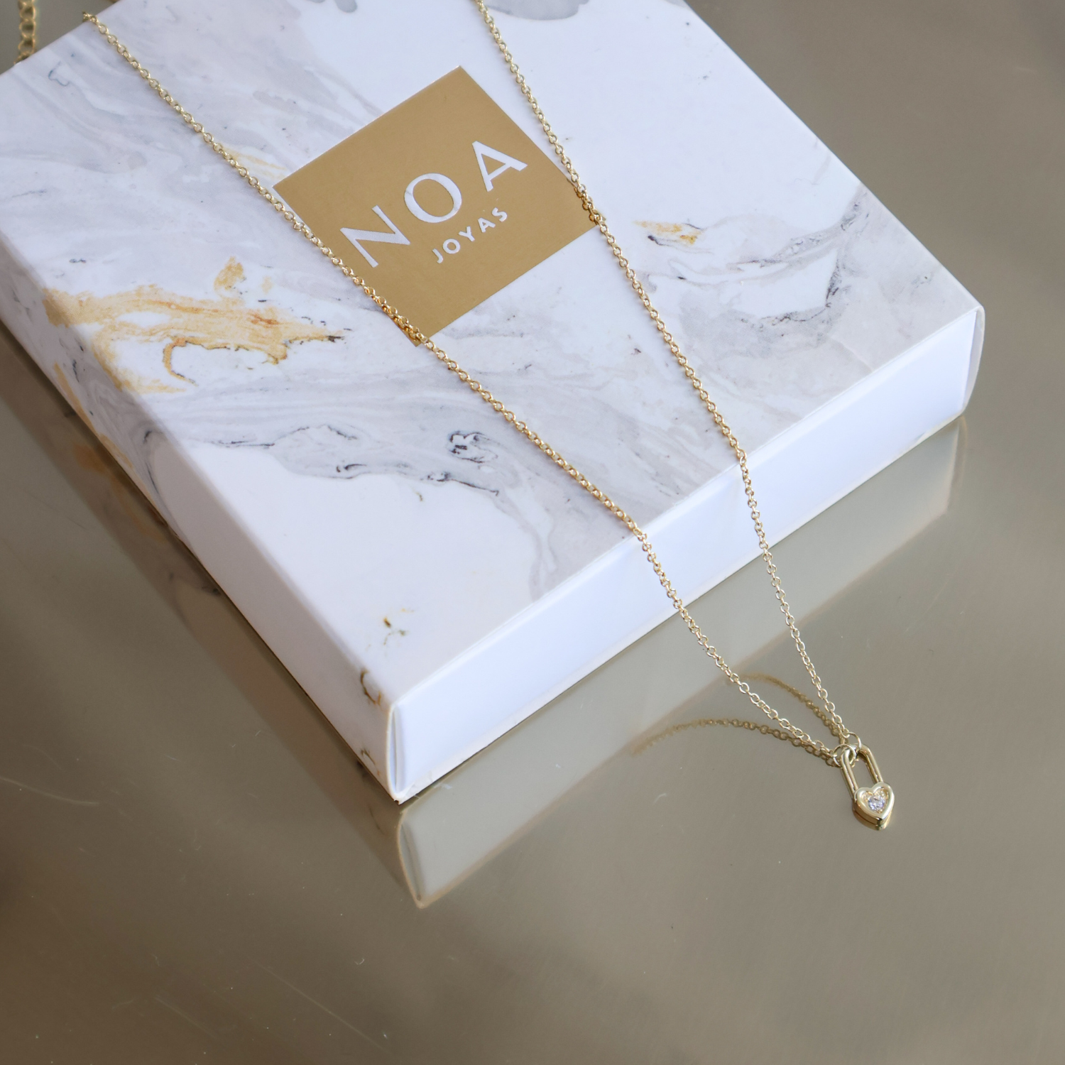 COLLAR LOVELOCK BAÑO DE ORO