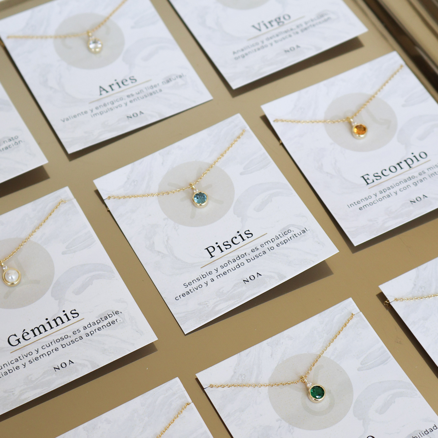 COLLAR GRANATE MES ENERO