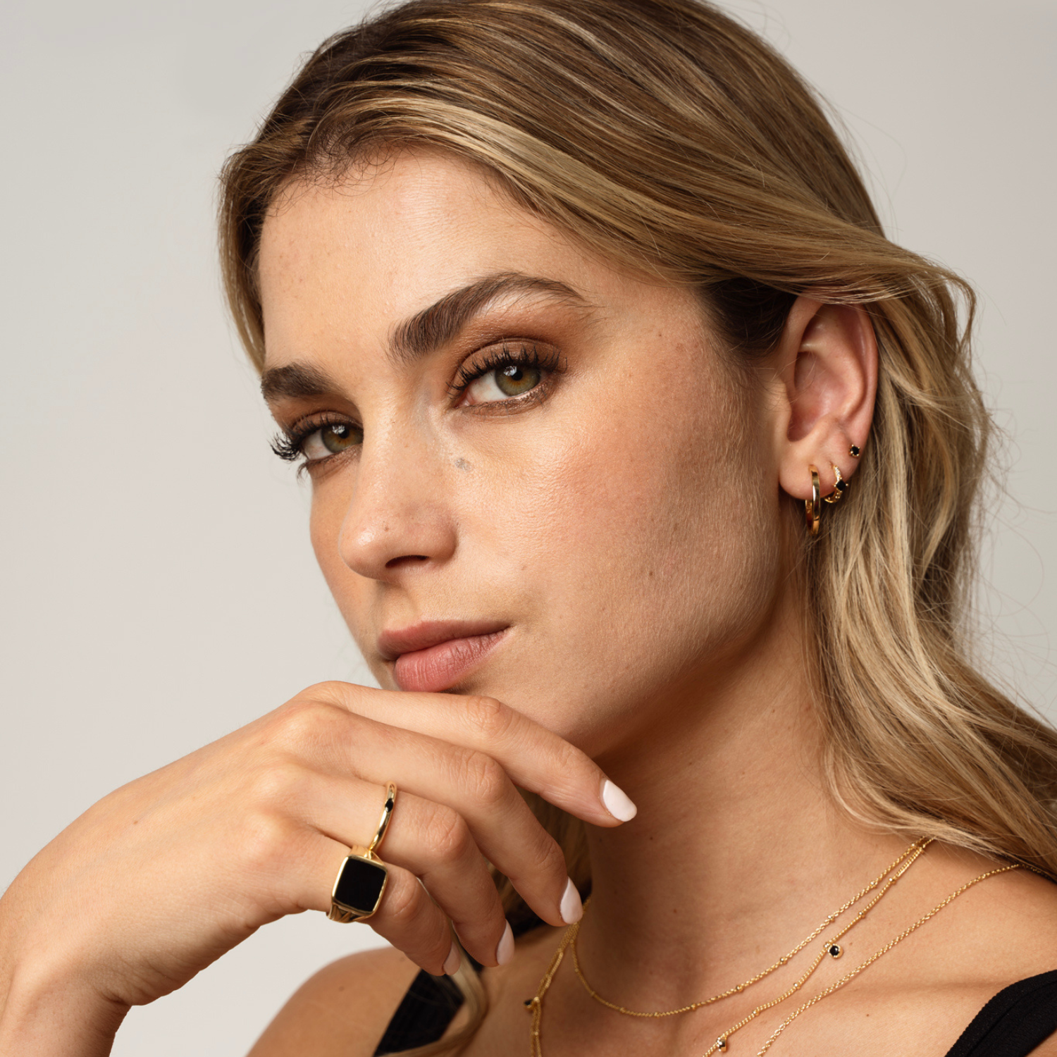 AROS PUNTO DE LUZ BLACK BAÑO DE ORO