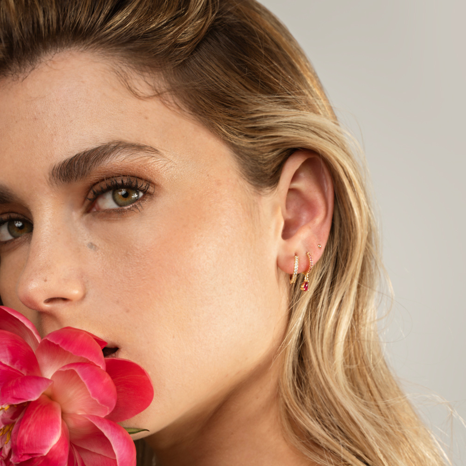 PIERCING ROSE DROP BAÑO DE ORO