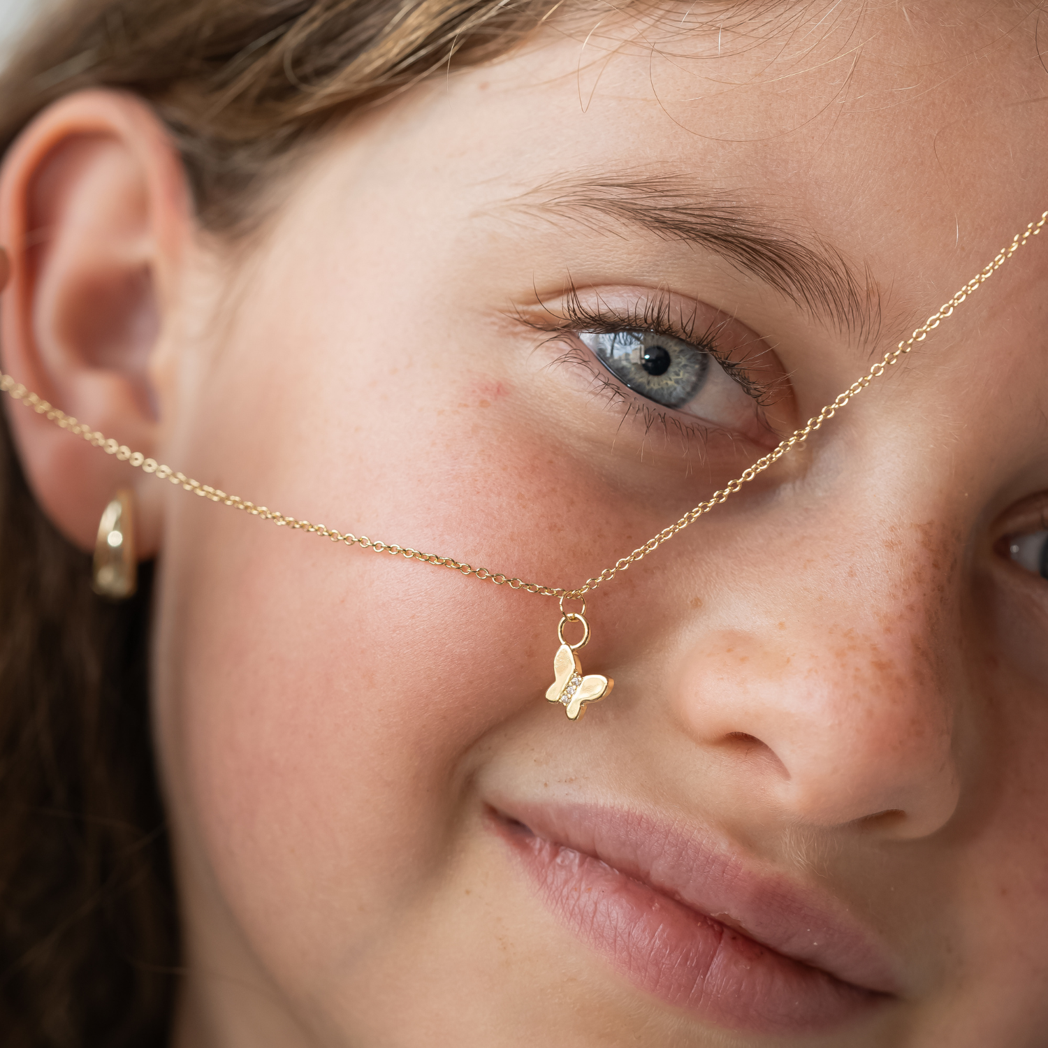 COLLAR DE NIÑA MARIPOSA PLATA