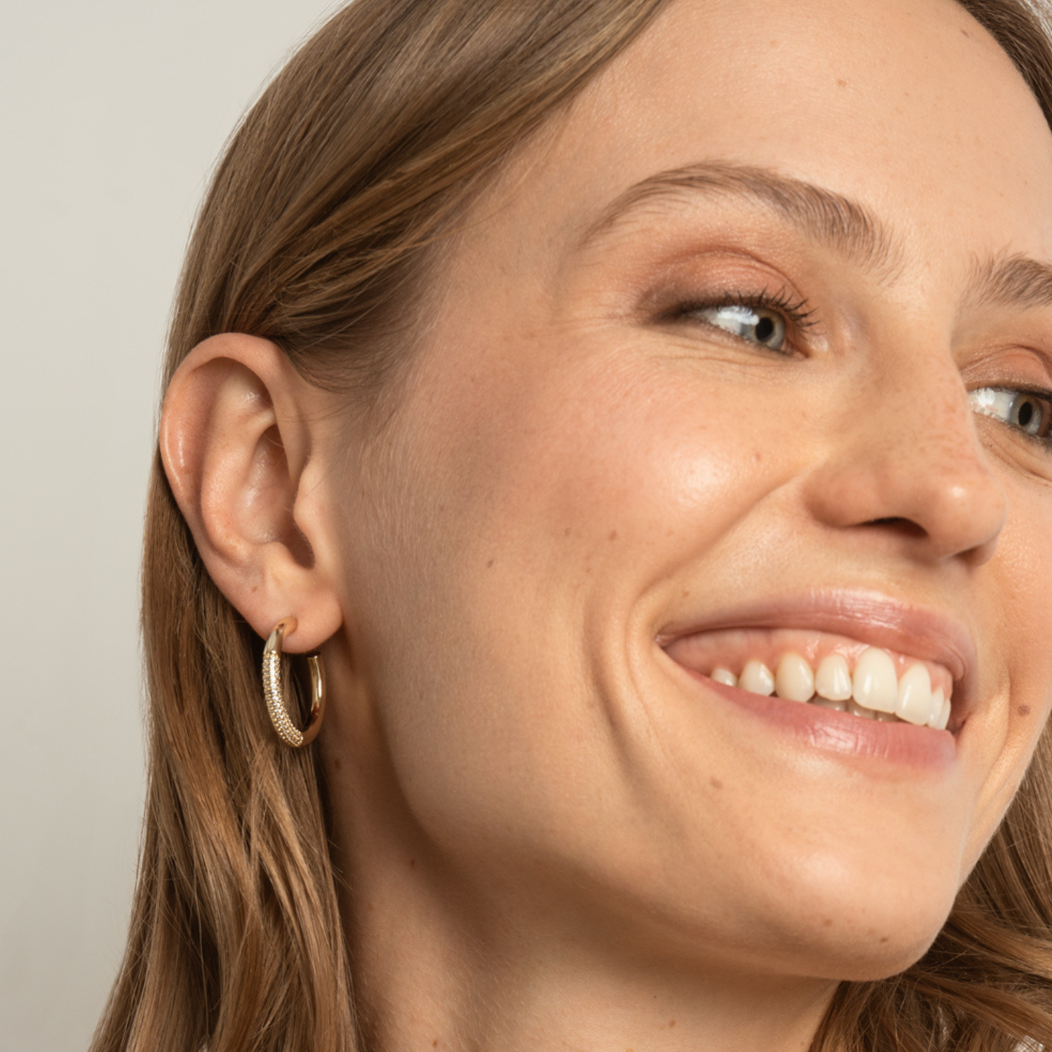 ARGOLLAS BRISA BAÑO DE ORO 23 mm