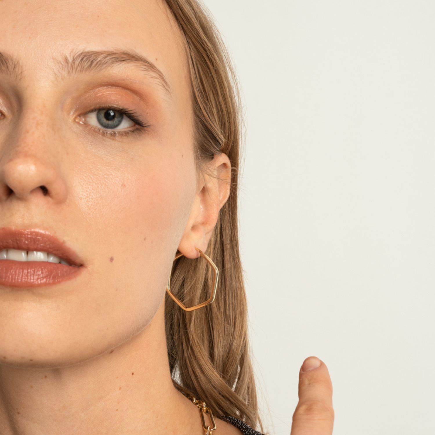 ARGOLLAS MARGARETT BAÑO DE ORO.