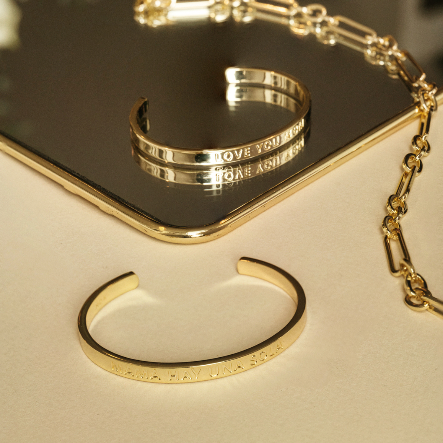 PULSERA ESCLAVA "MAMÁ HAY UNA SOLA"