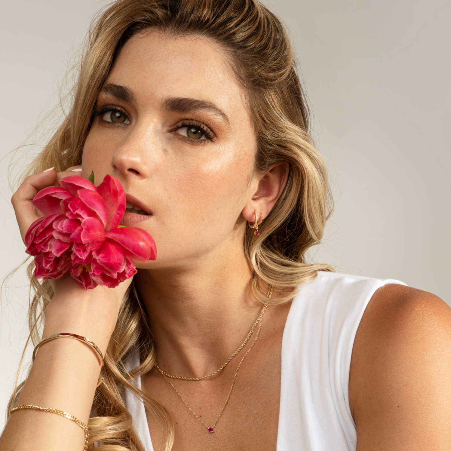 PIERCING ROSE DROP BAÑO DE ORO