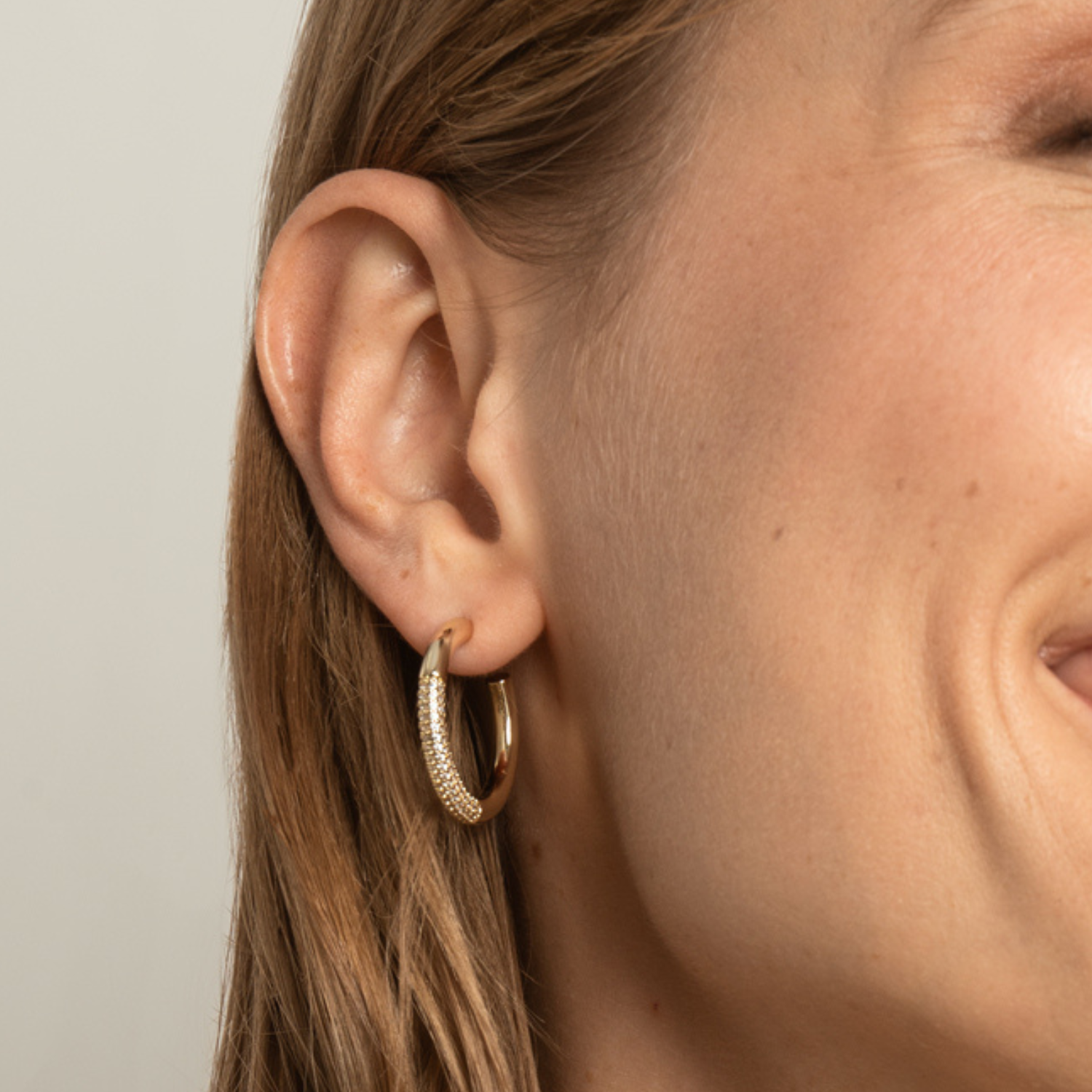 ARGOLLAS BRISA BAÑO DE ORO 23 mm