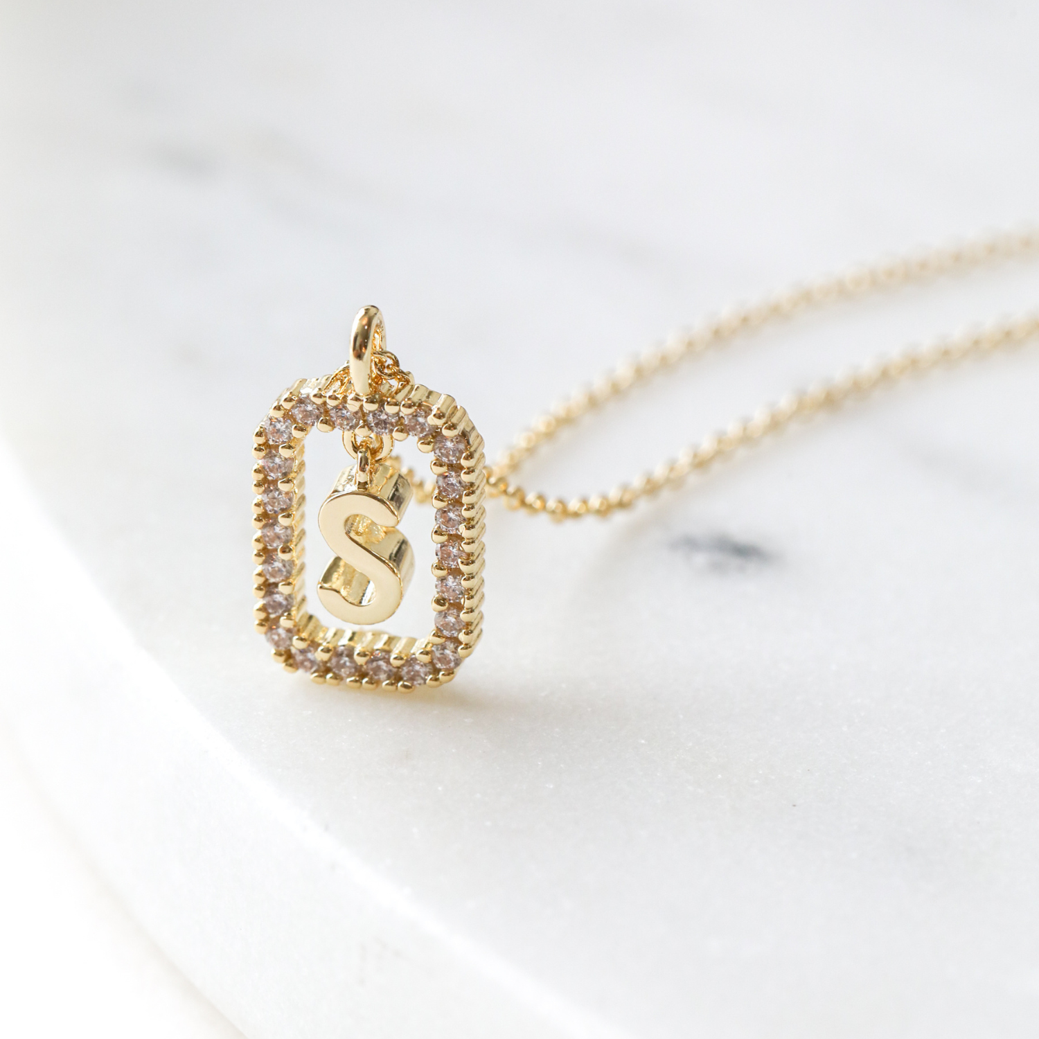 COLLAR INICIAL N BAÑO DE ORO
