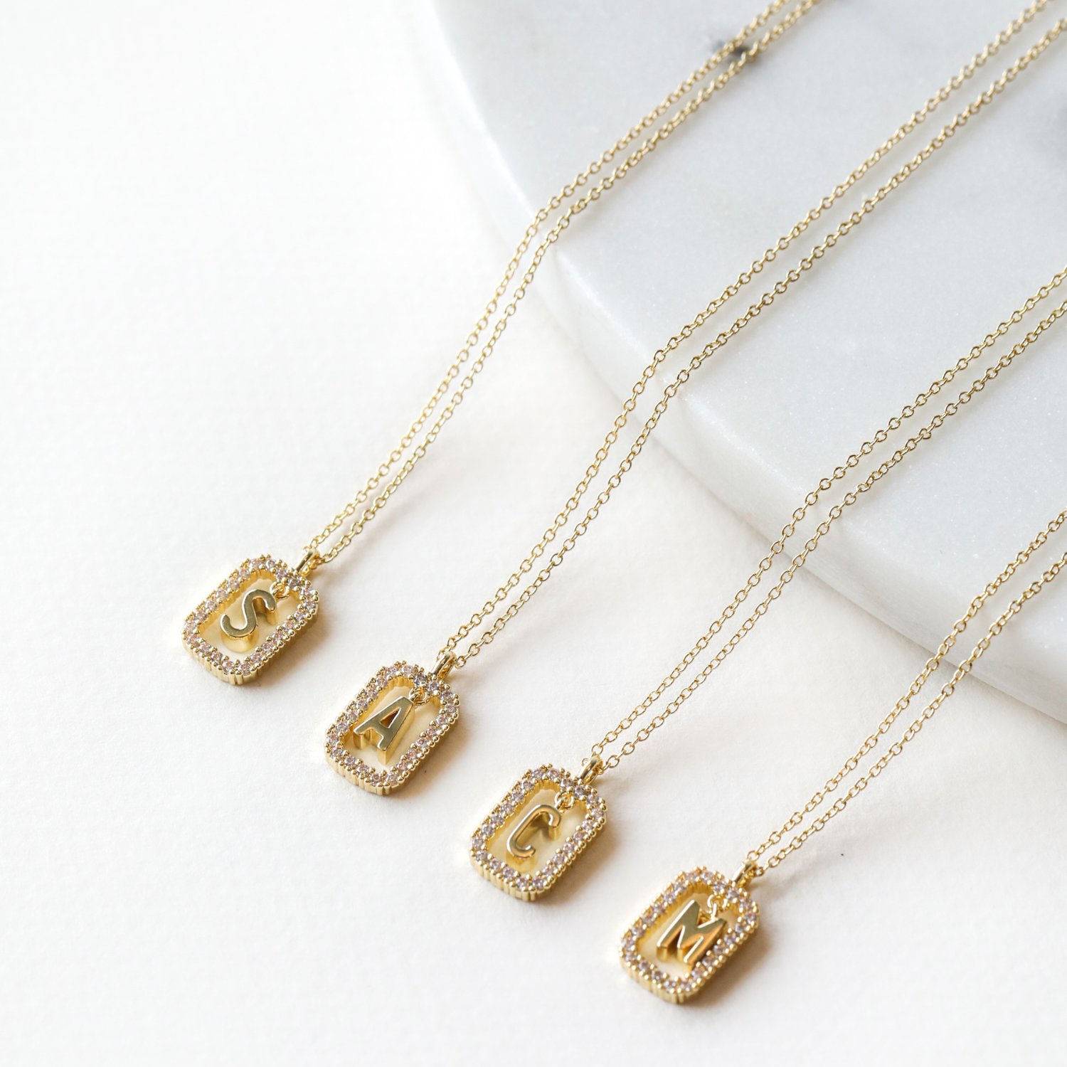 COLLAR INICIAL Z BAÑO DE ORO