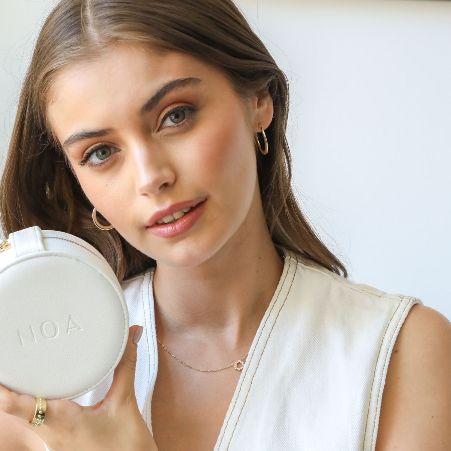 ARGOLLAS MONA BAÑO DE ORO