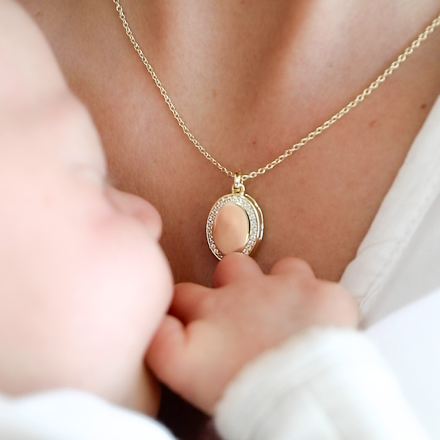 COLLAR RELICARIO LIORA ORO/ PLATA 925