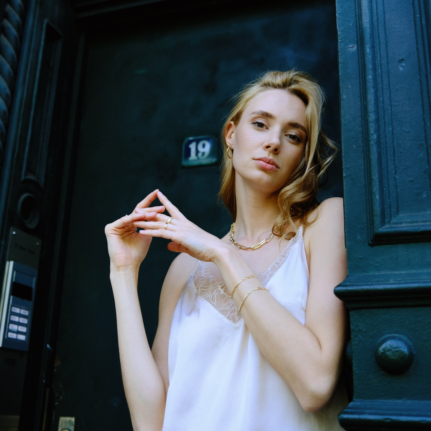 PULSERA NOIR BAÑO DE ORO