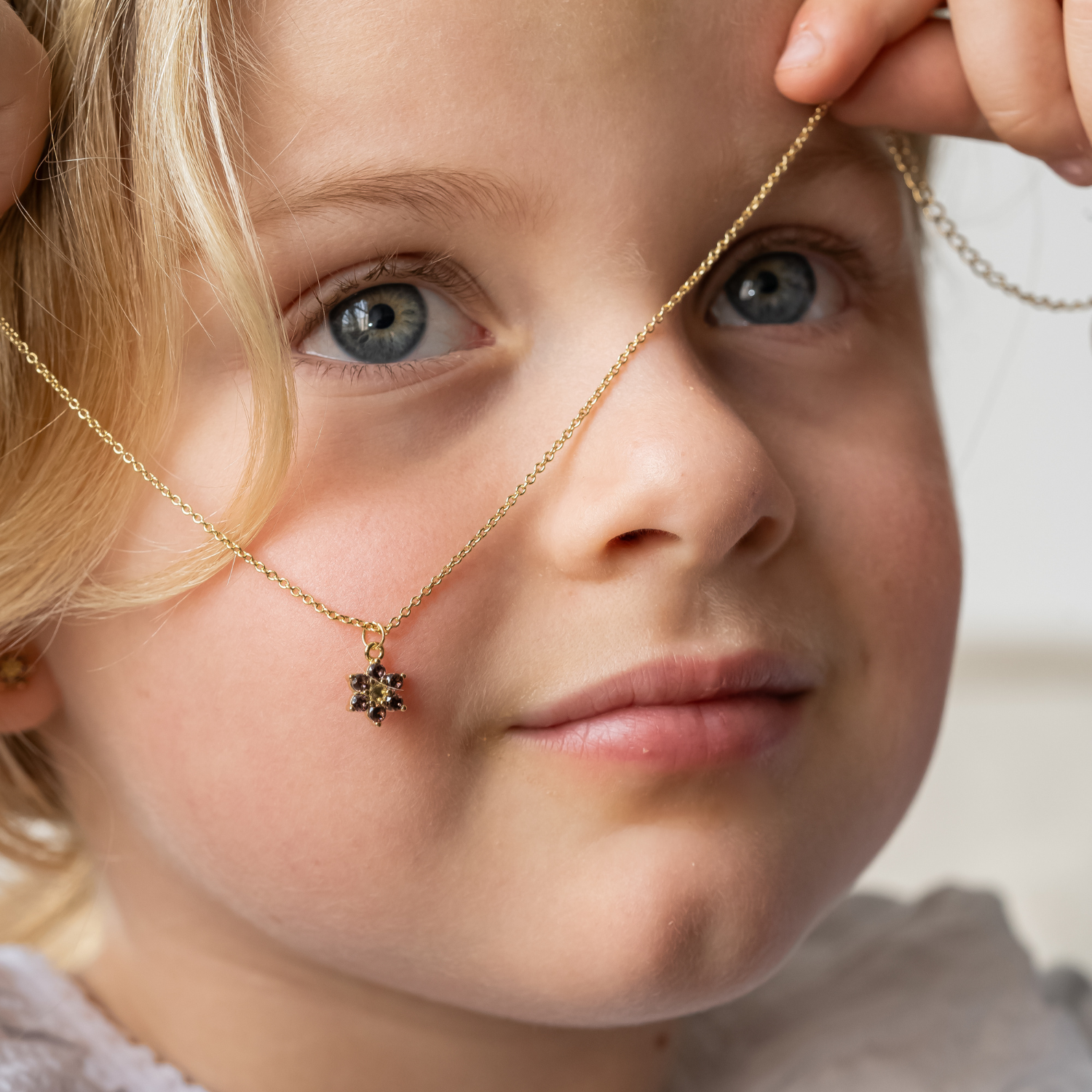 COLLAR DE NIÑA FLOR RED PLATA