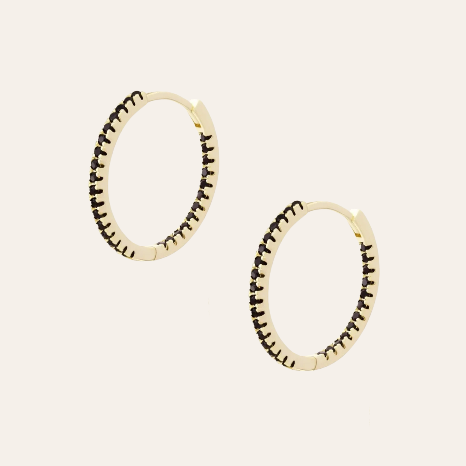 ARGOLLAS BLACK LIA BAÑO DE ORO 20 MM