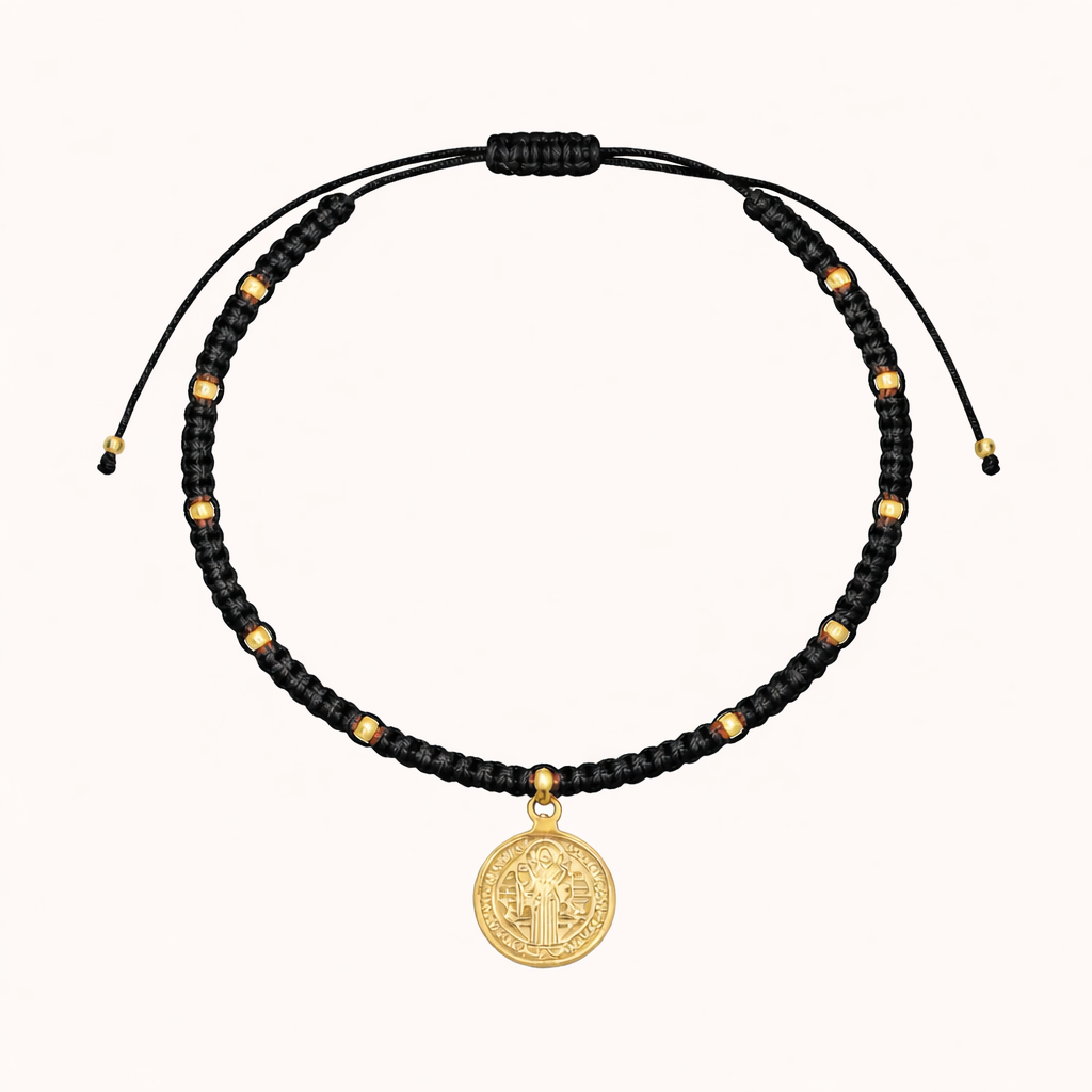 PULSERA DE HILO NEGRO SAN BENITO BAÑO EN ORO