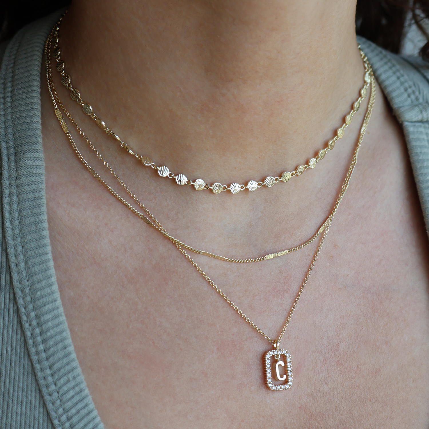 COLLAR INICIAL BAÑO DE ORO