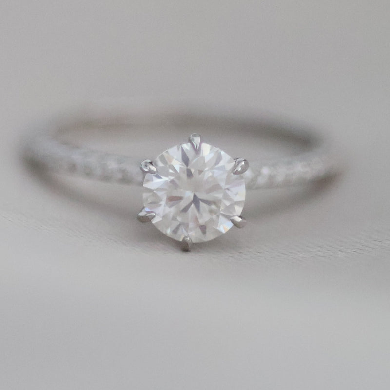 SOLITARIO PAVÉ EN V