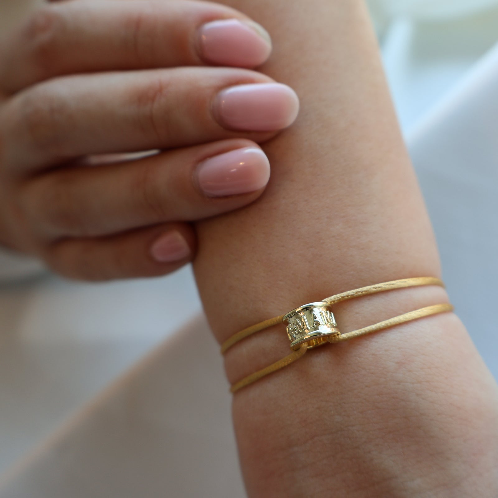 PULSERA LAZO MAMÁ BAÑO DE ORO