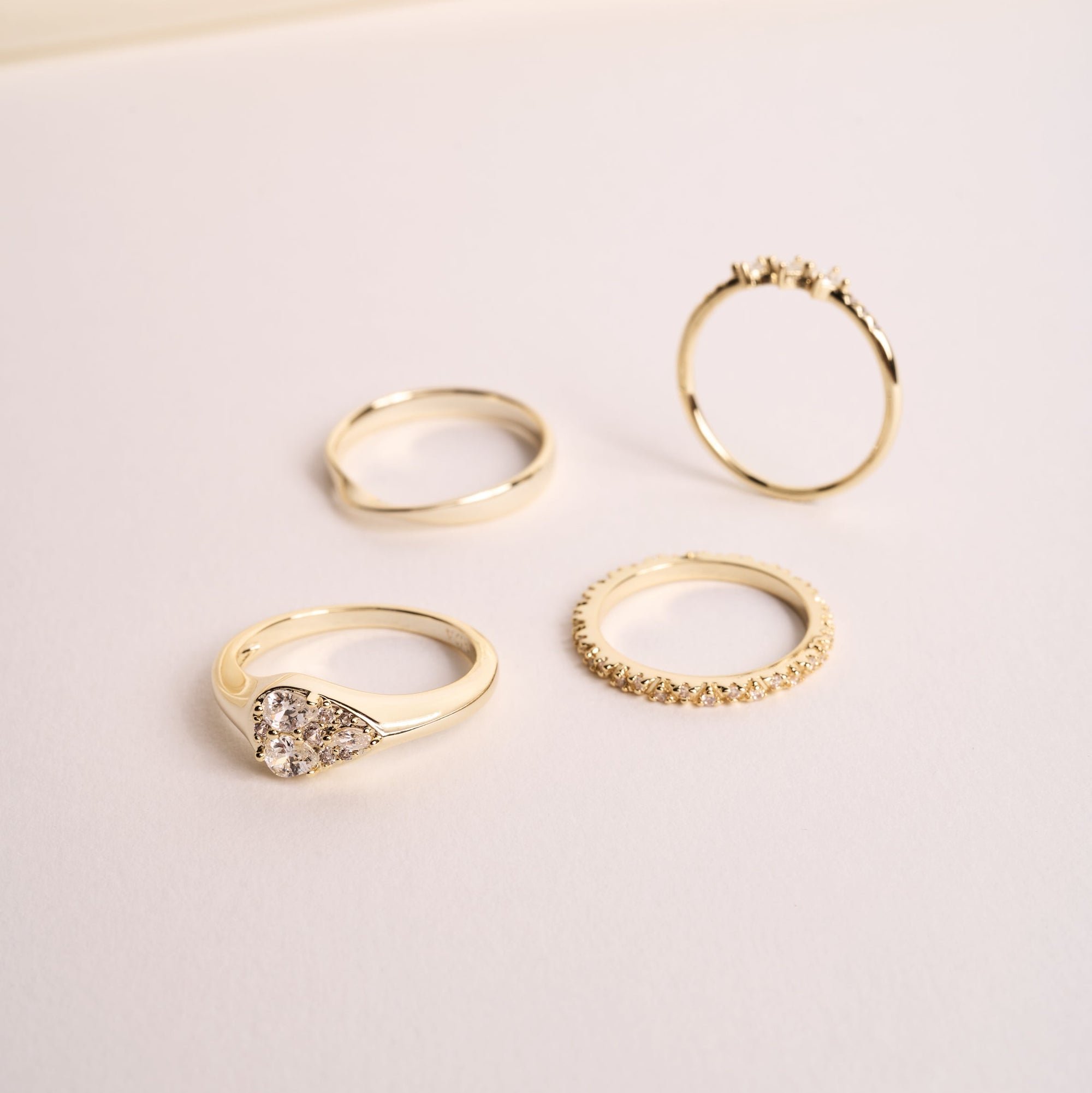 ANILLO TRIANGLE BAÑO DE ORO
