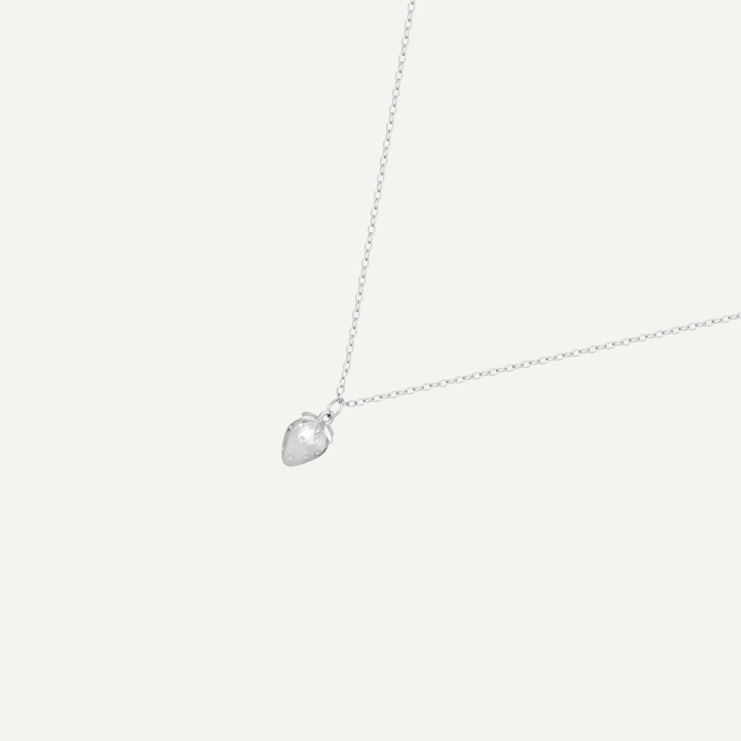 COLLAR DE NIÑA FRUTILLA PLATA