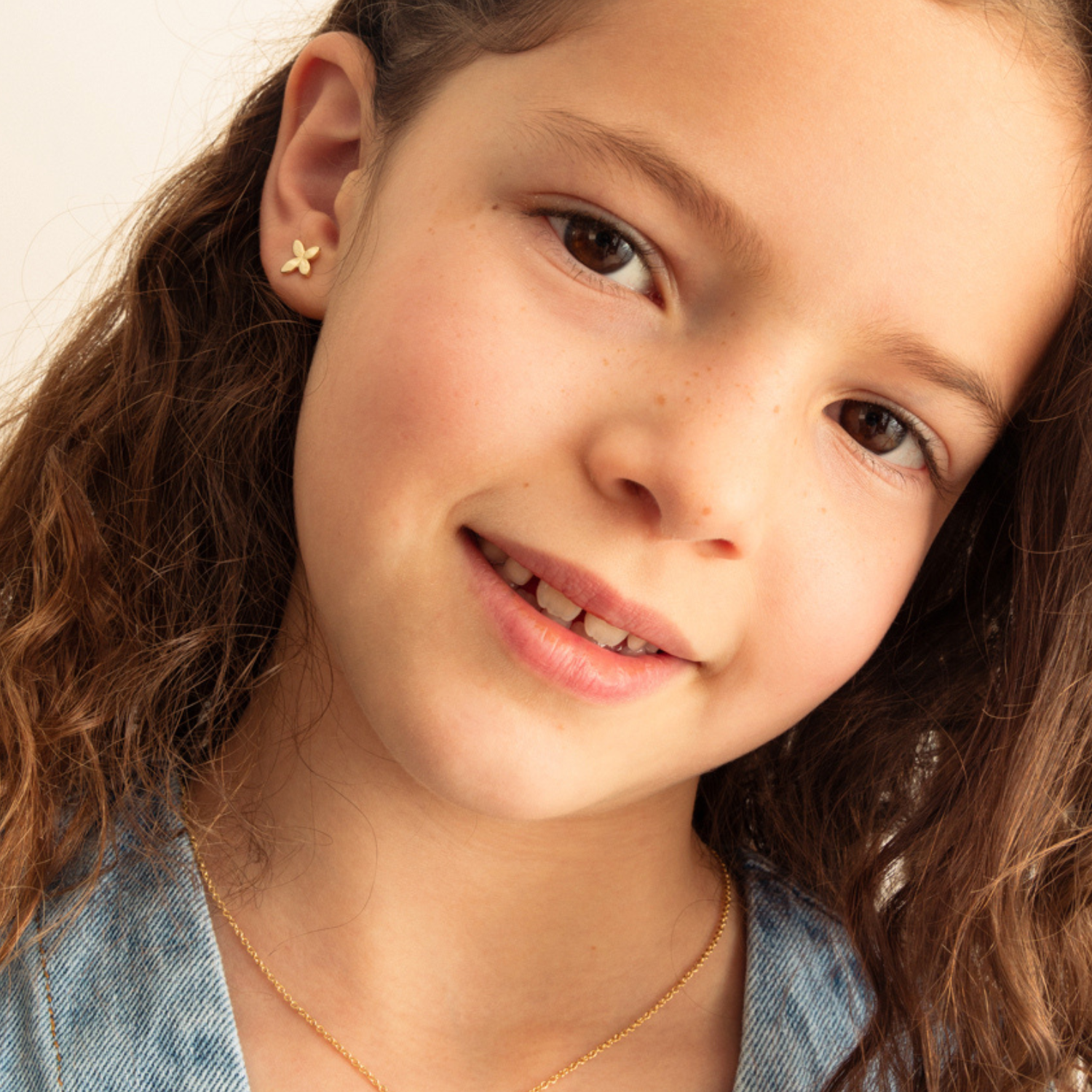 AROS DE NIÑA MARIPOSA BAÑO DE ORO