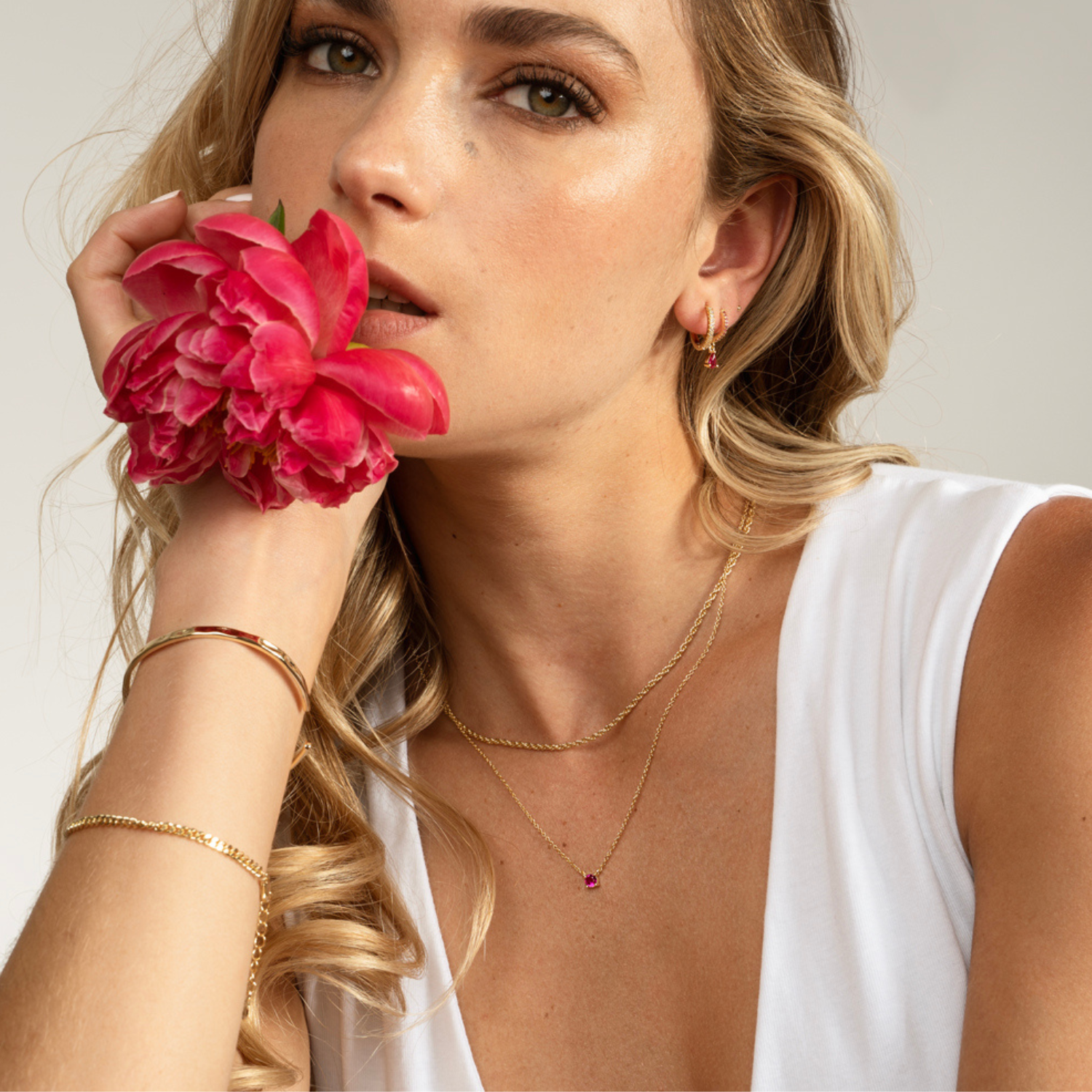 COLLAR ROSE SOLITARY BAÑO DE ORO