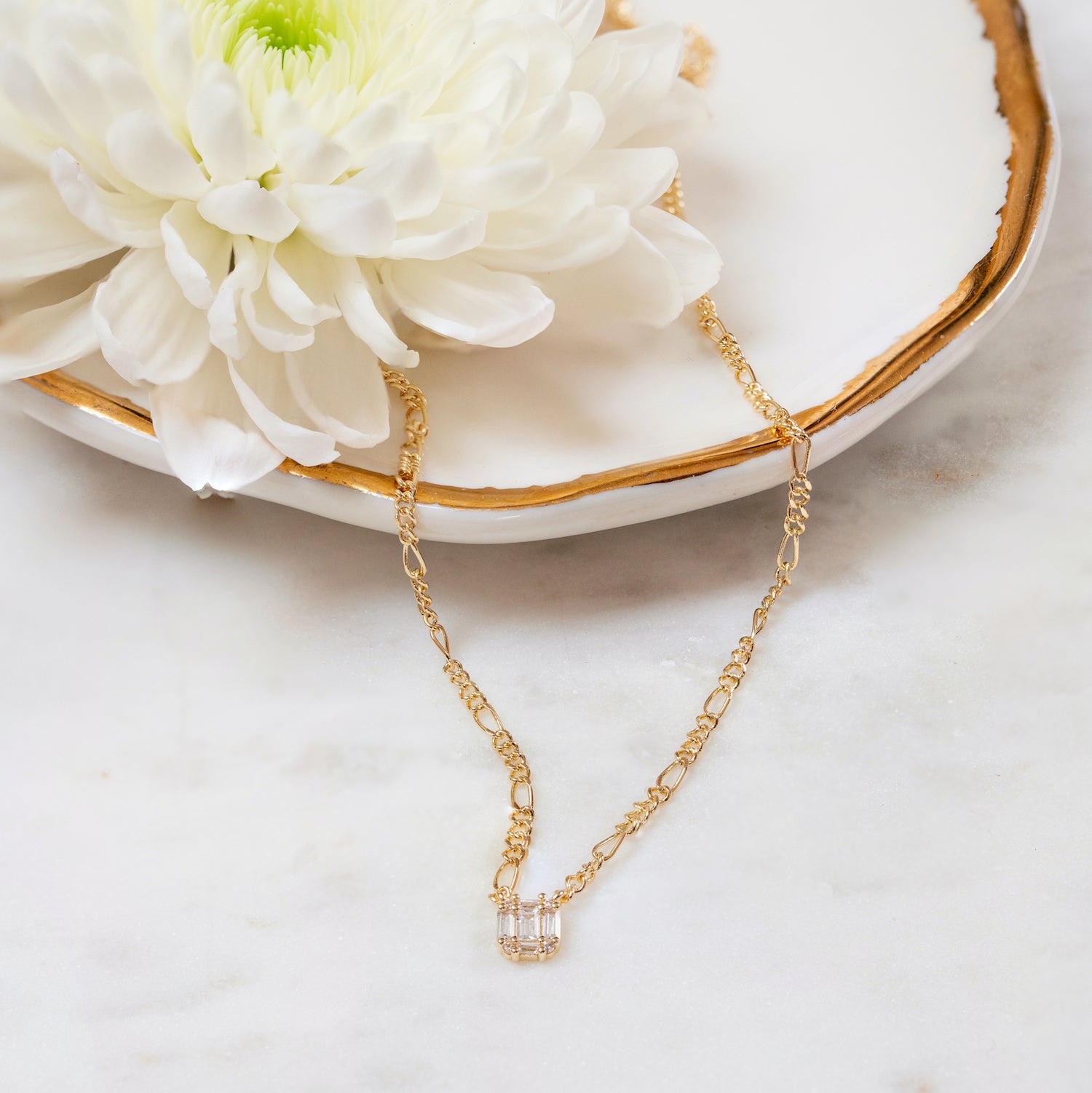 COLLAR NOIR SHINE BAÑO DE ORO