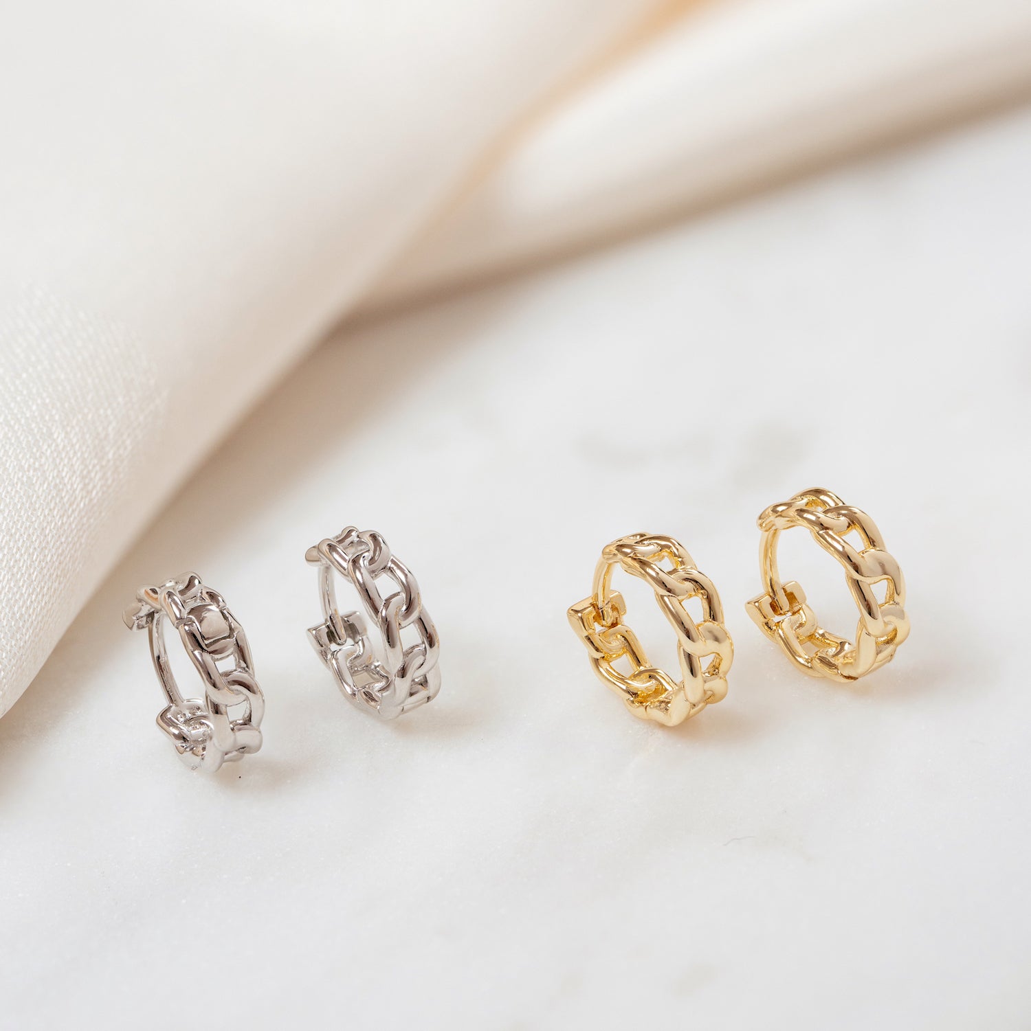 ARGOLLAS MINI CHAIN BAÑO DE ORO