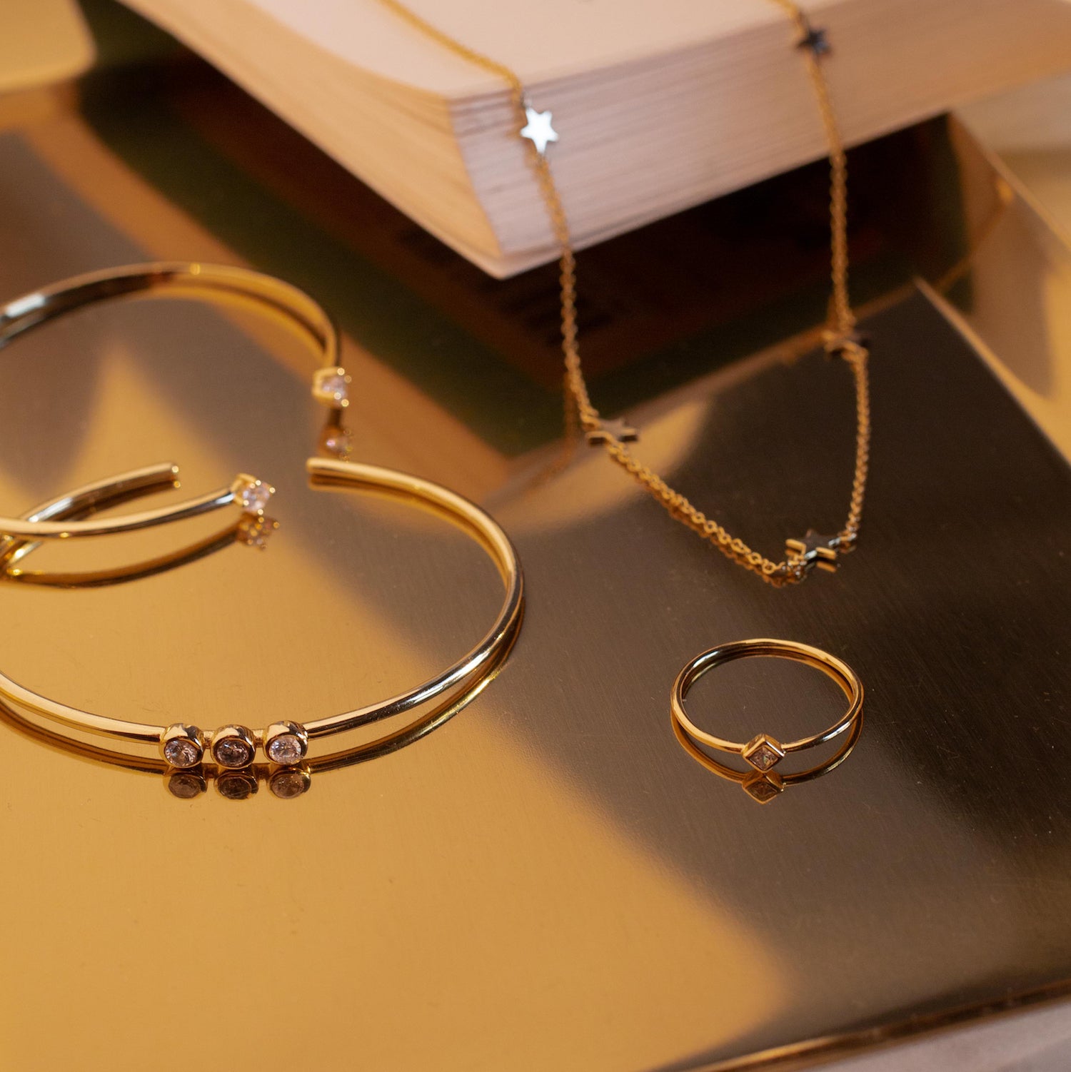 ESCLAVA CLIO BAÑO DE ORO