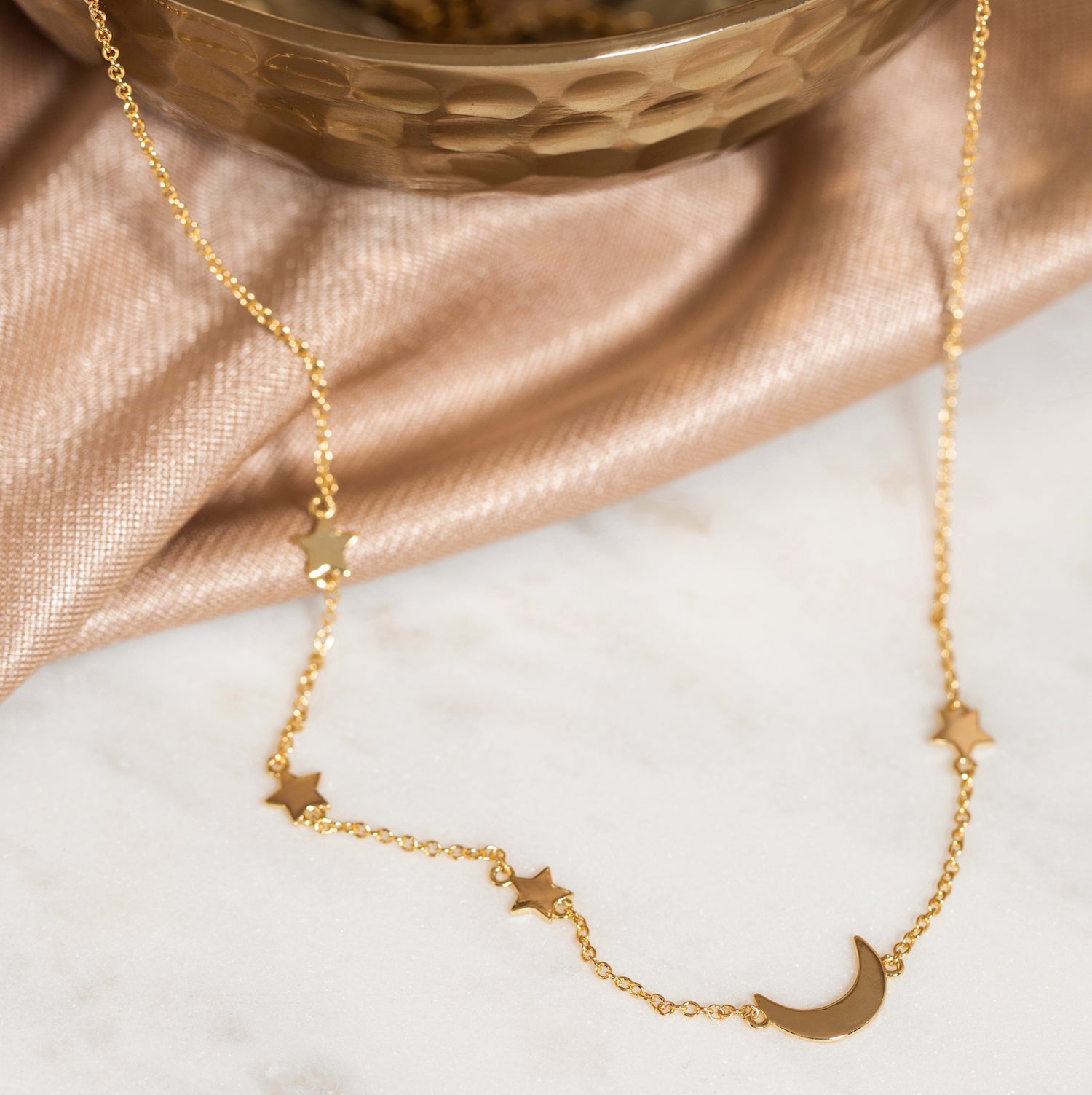 COLLAR MANVA BAÑO DE ORO