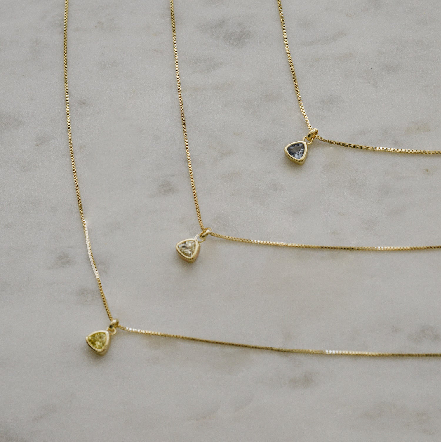 COLLAR BLUE STONE BAÑO DE ORO