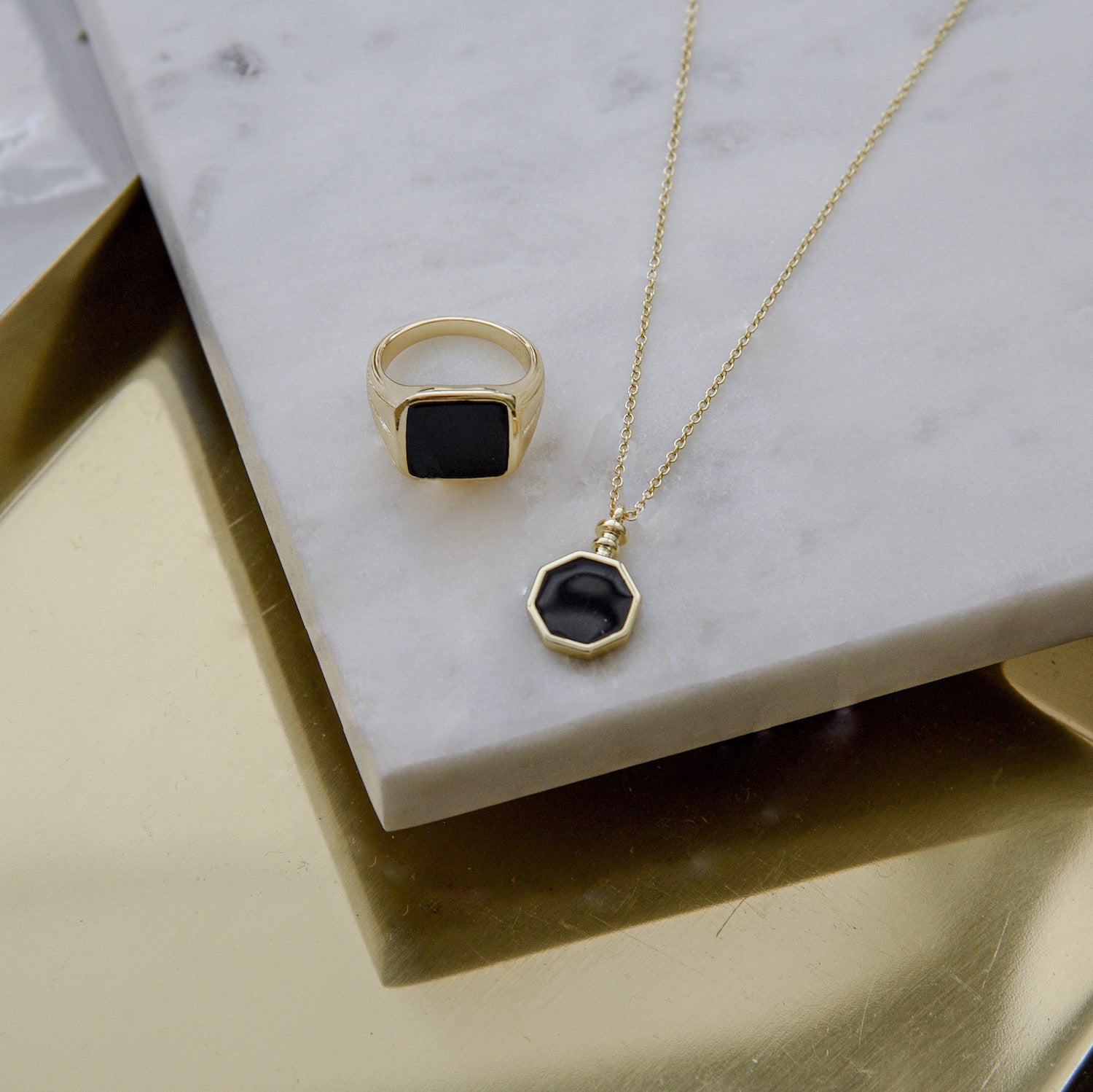 ANILLO BLACK DALI BAÑO DE ORO