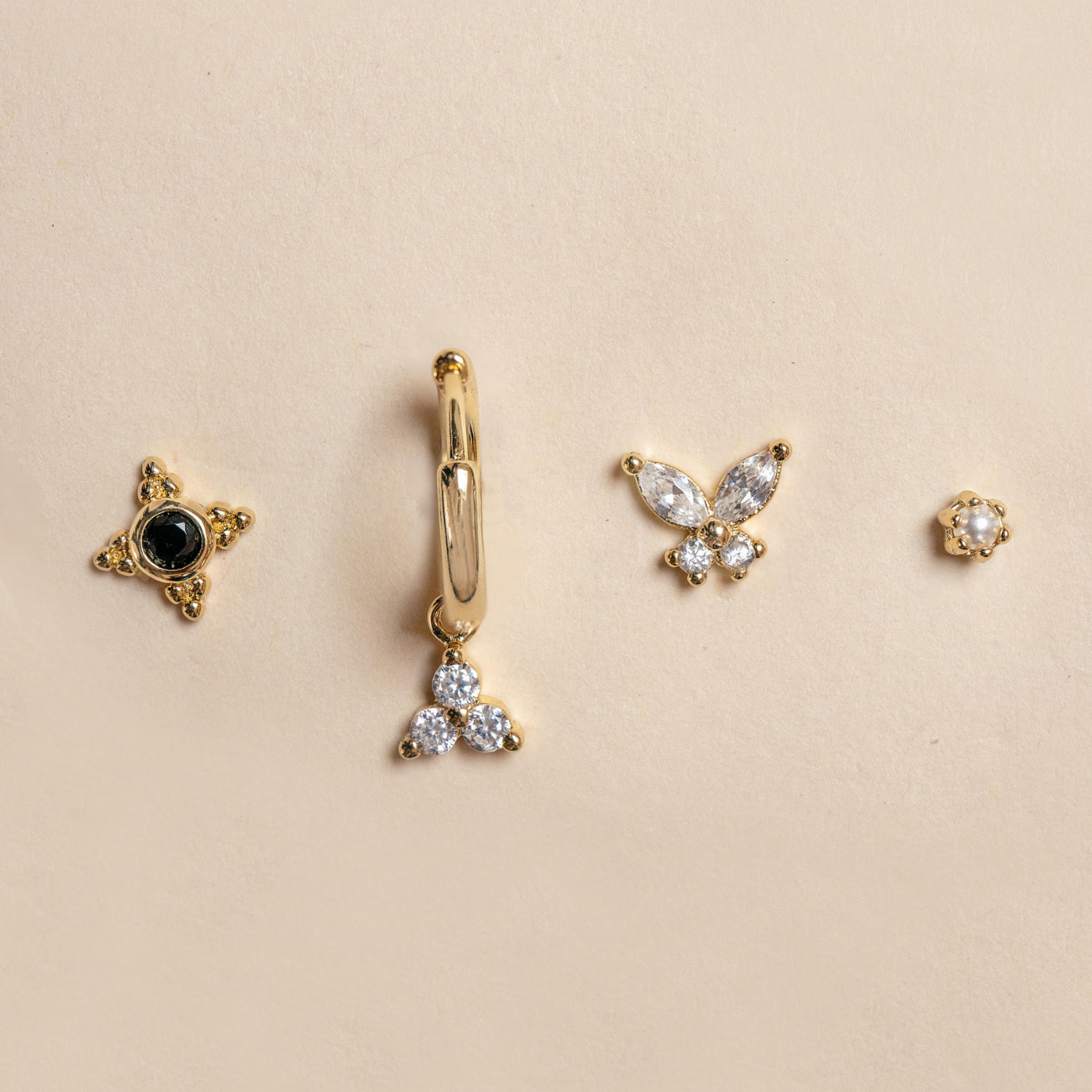 PIERCING PUNTO PEARL BAÑO DE ORO