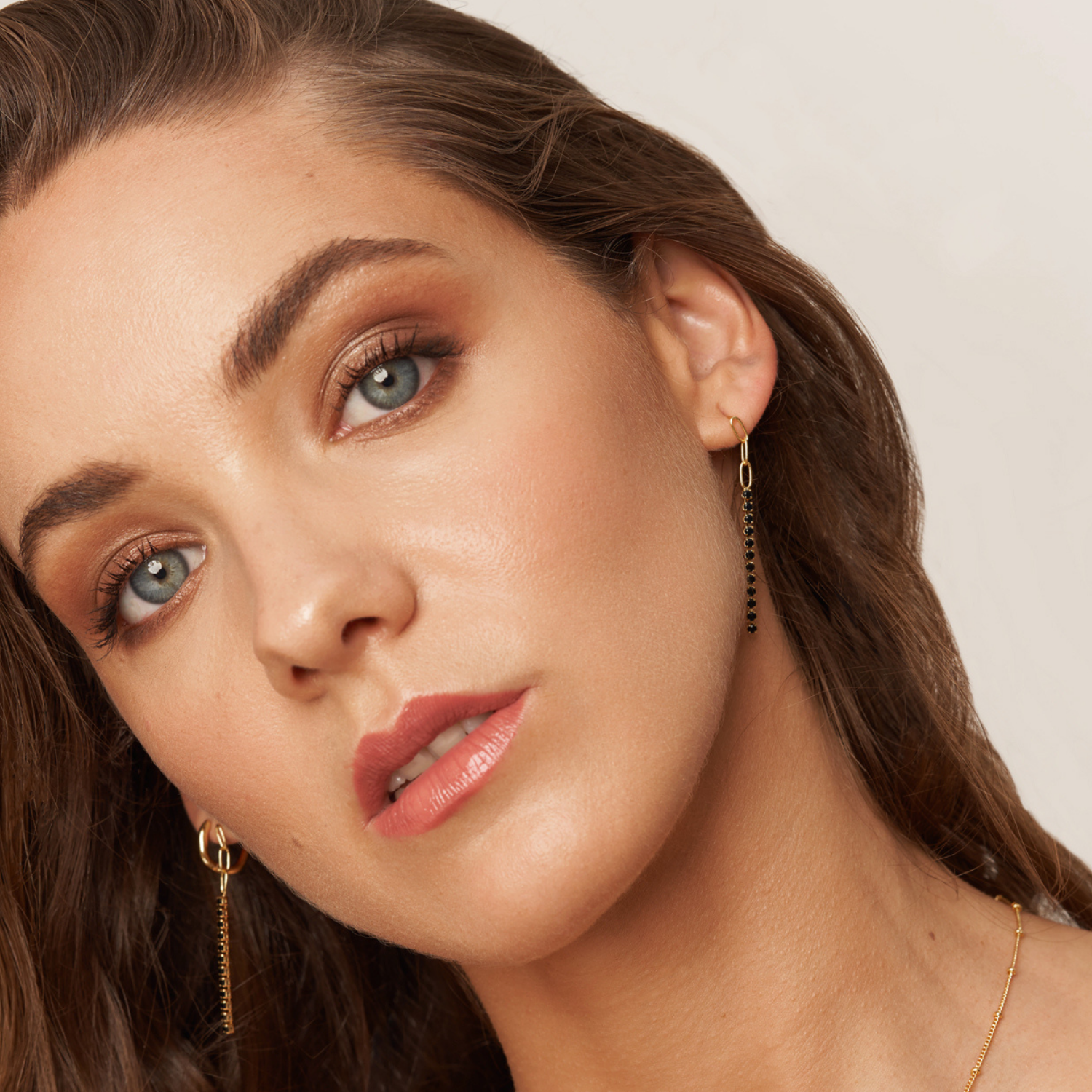 AROS LOVE BLACK BAÑO DE ORO