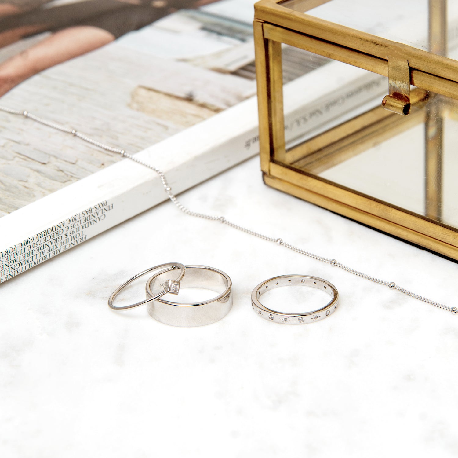 ANILLO ZIRCÓN PLATA