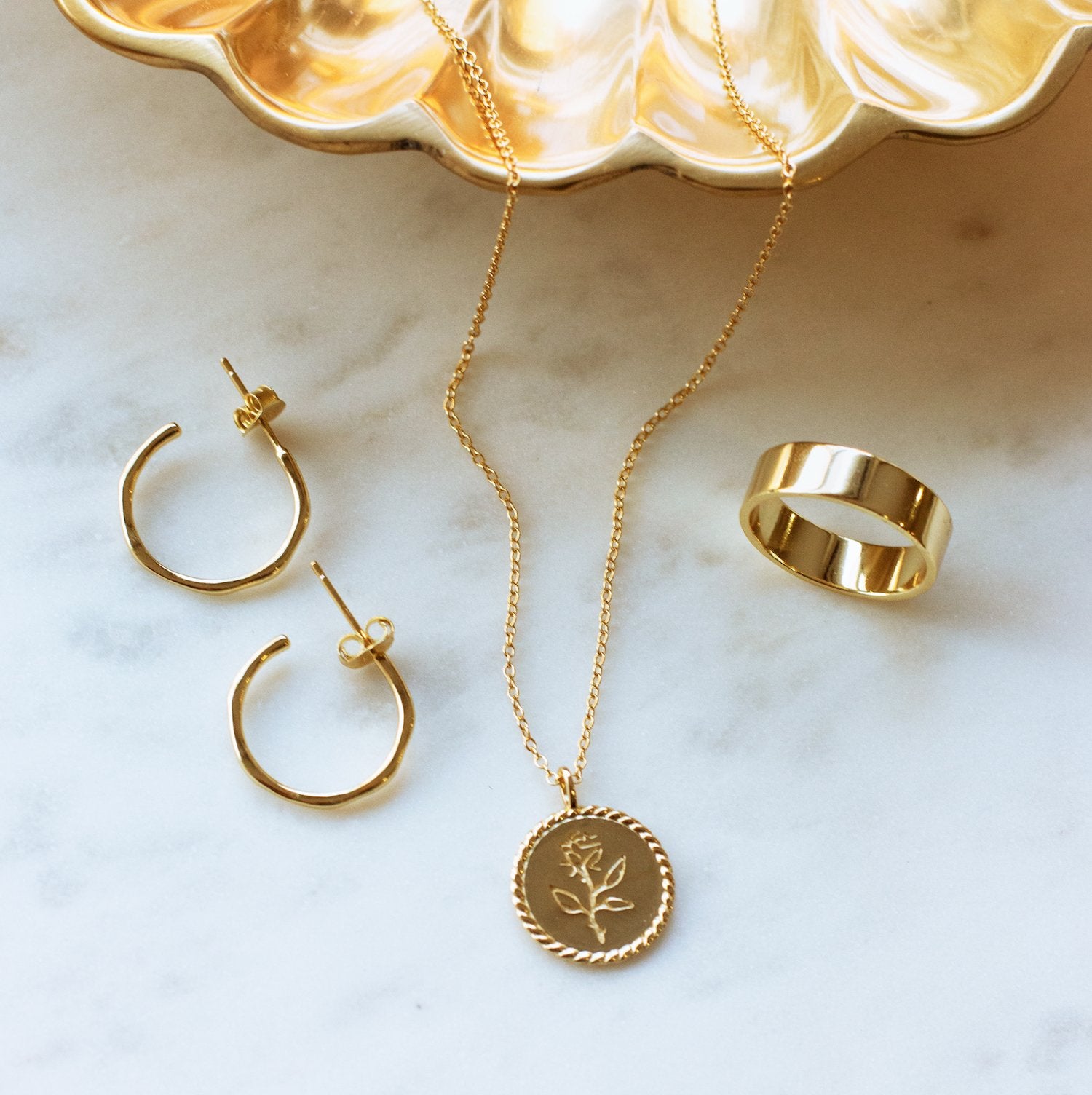 COLLAR MEDALLÓN ROSE BAÑO DE ORO