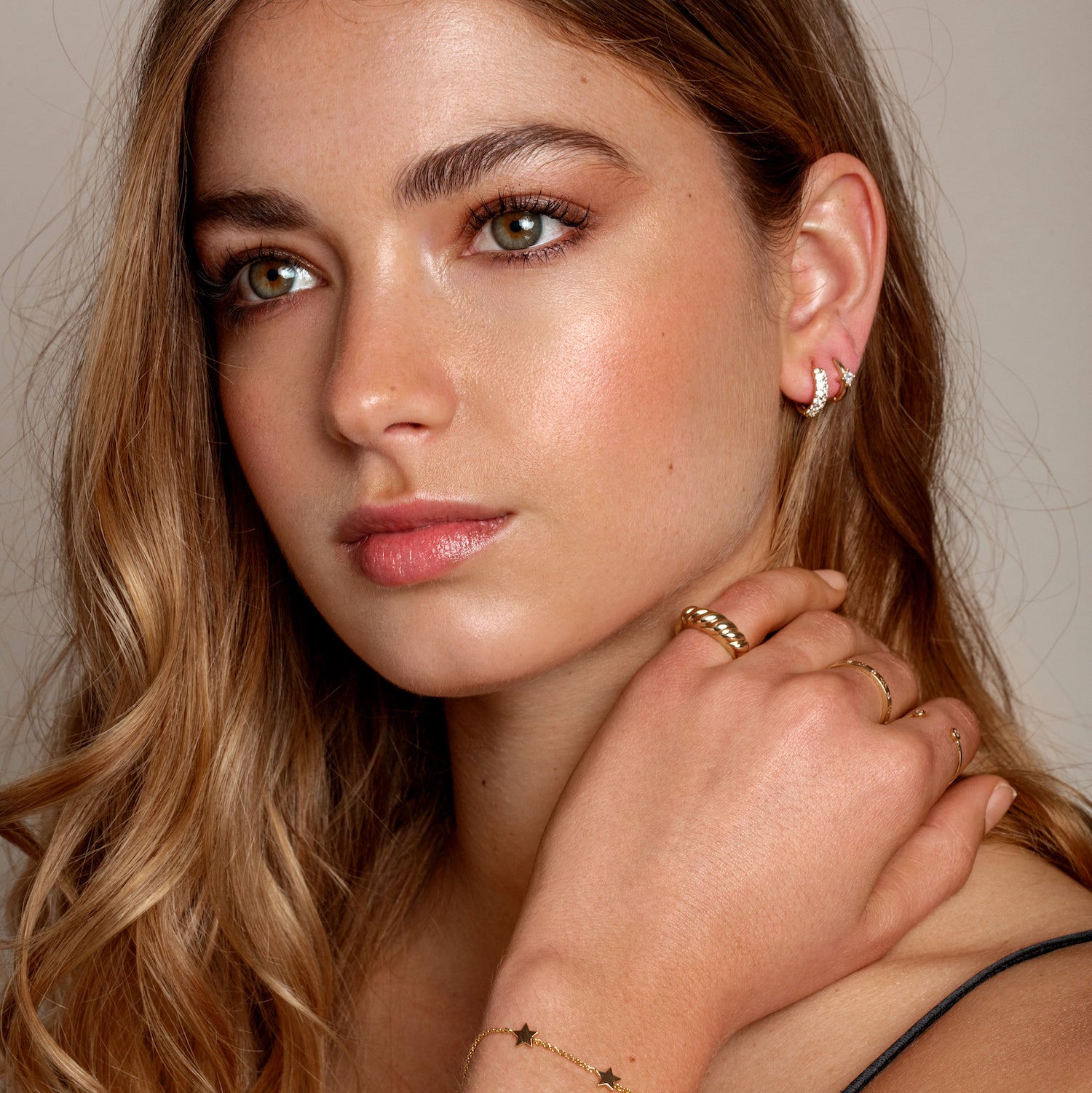 ANILLO TRENZ BAÑO DE ORO