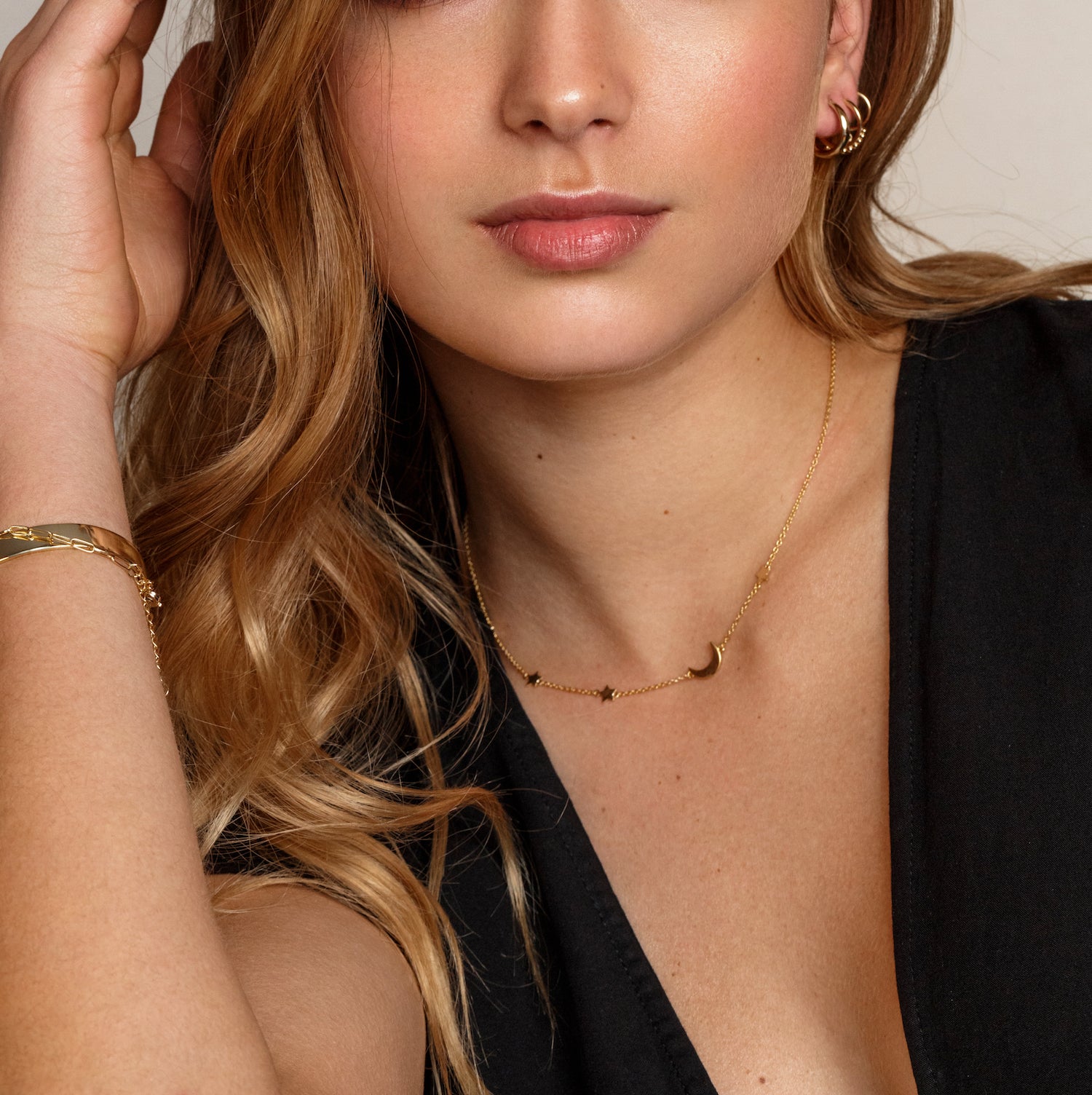 COLLAR MANVA BAÑO DE ORO